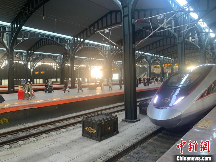 Trem-bala Fuxing circula na regi?o mais gélida do país