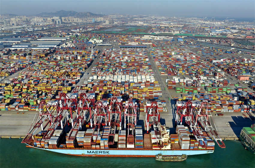 Porto de Qingdao agiliza opera??es para responder à demanda