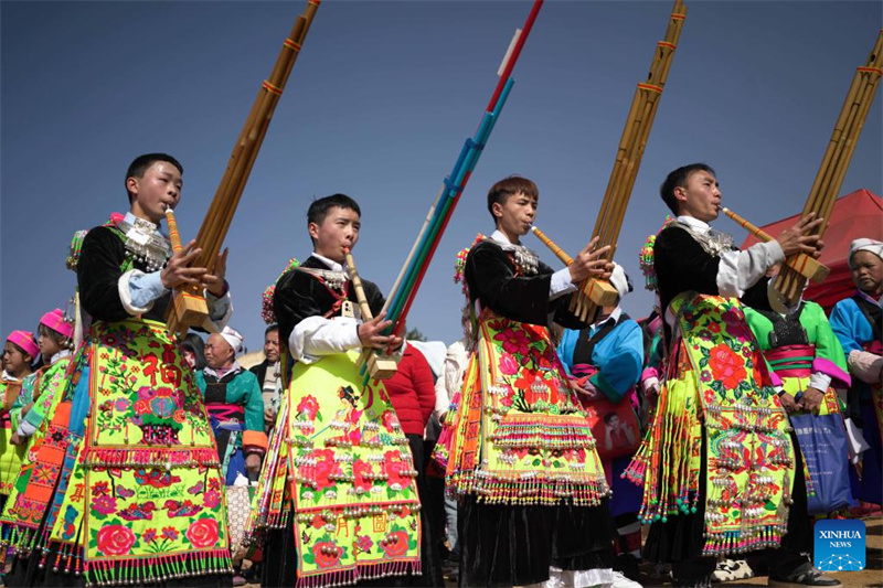 Povo Miao participa de atividade de dan?a tradicional em Guizhou, sudoeste da China