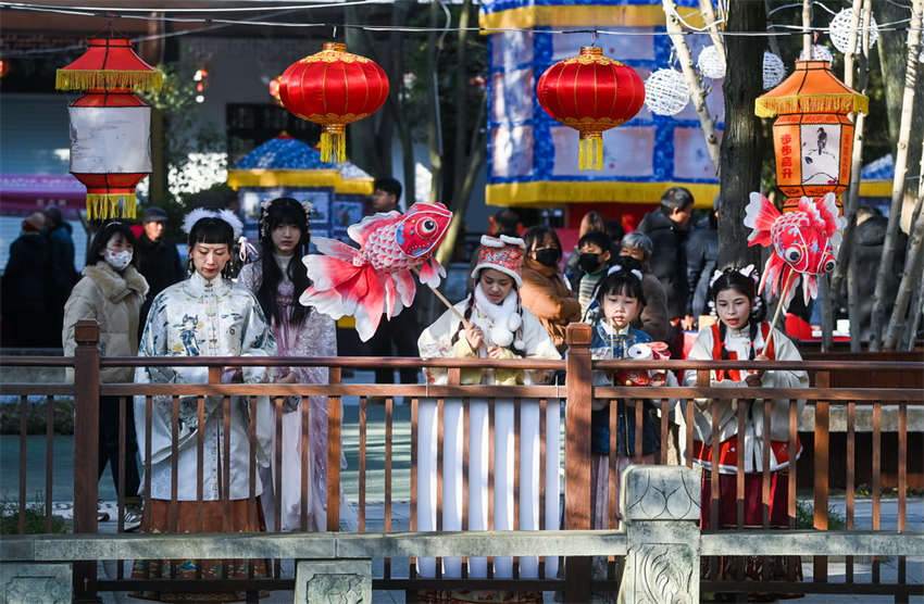 Festival de Lanternas Aoshan come?a em Zhejiang