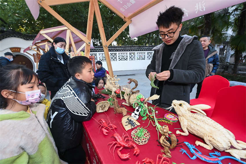 Festival de Lanternas Aoshan come?a em Zhejiang