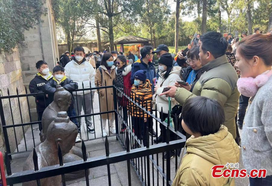 Novo filme de Zhang Yimou traz 50.000 turistas ao Templo Yue Fei em Hangzhou
