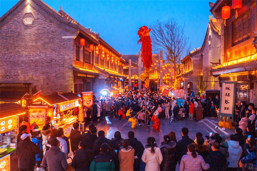 Galeria: cidade de Rizhao decorada para receber Festival das Lanternas