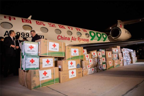 Avi?o com ajuda chinesa chega à Síria com suprimentos médicos