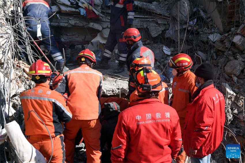 Sismo na Turquia: uma semana depois, número de mortes supera 31.000