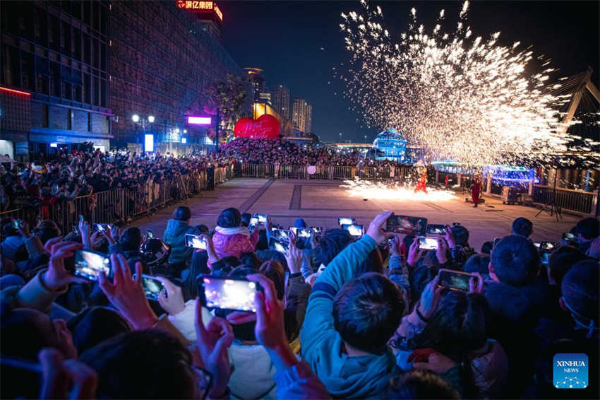 Ningbo realiza uma série de atividades para enriquecer a vida noturna de cidad?os