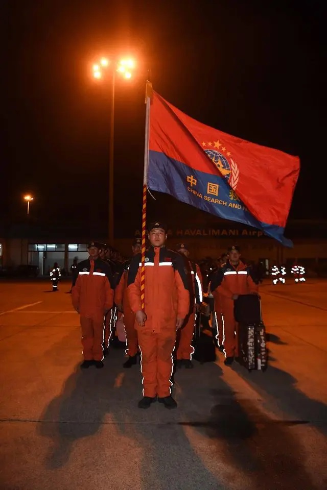 Equipe de resgate chinesa conclui com sucesso miss?o de resgate na Turquia e retorna ao país