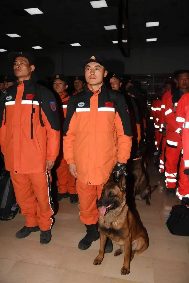 Equipe de resgate chinesa conclui com sucesso miss?o de resgate na Turquia e retorna ao país