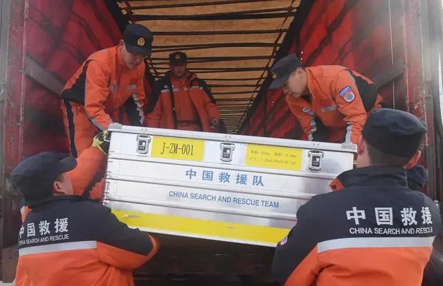 Equipe de resgate chinesa conclui com sucesso miss?o de resgate na Turquia e retorna ao país