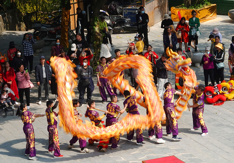 Cultura e tradi??es do Festival Longtaitou da China
