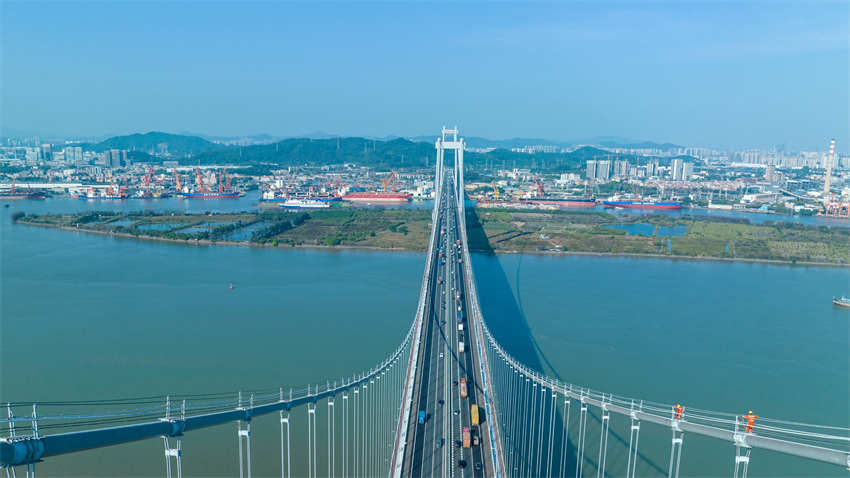 Galeria: Manuten??o realizada na ponte de Guangzhou Huangpu