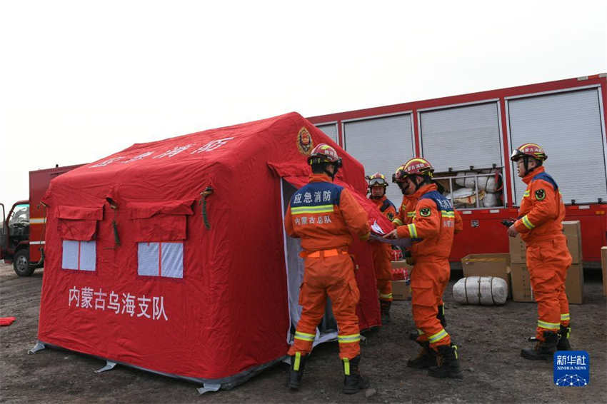 Colapso de mina de carv?o na China deixa quatro mortos e 49 desaparecidos e resgate é retomado
