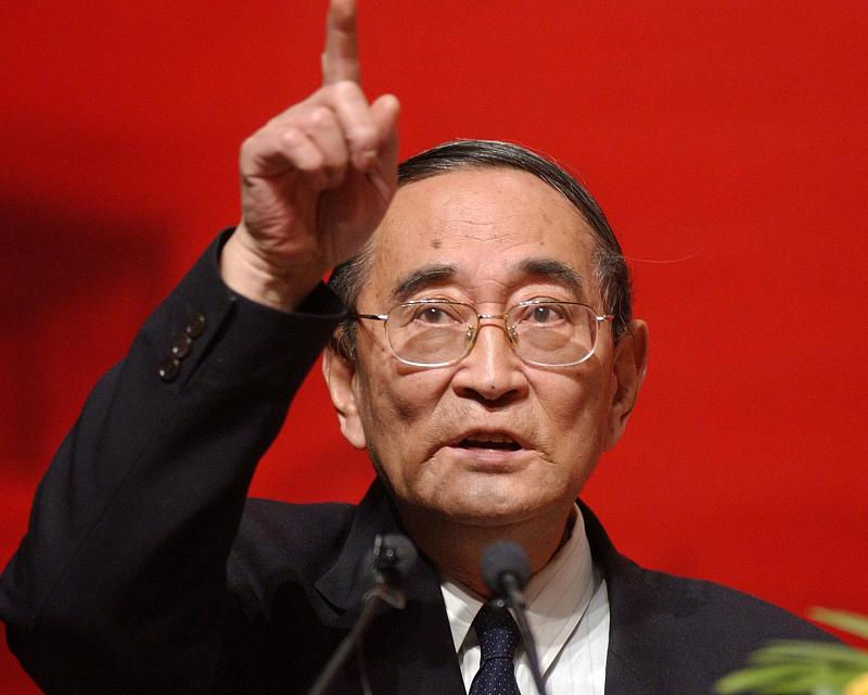 Li Yining, pioneiro da reforma econ?mica da China, morre aos 92