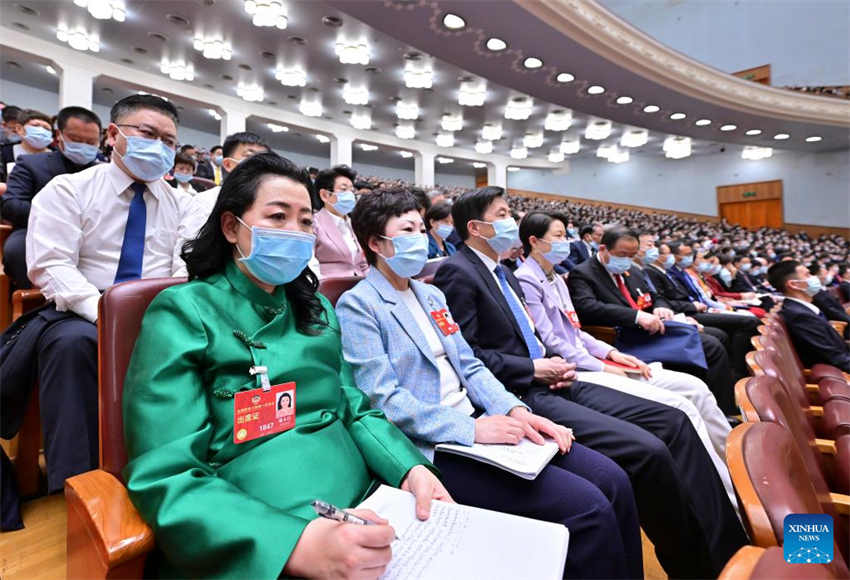 Legislativo nacional da China realiza 2a reuni?o plenária da sess?o anual