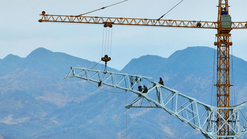 Concluída torre de transmiss?o de eletricidade mais alta em Sichuan