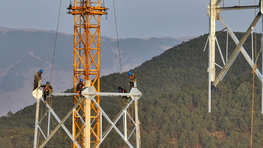 Concluída torre de transmiss?o de eletricidade mais alta em Sichuan