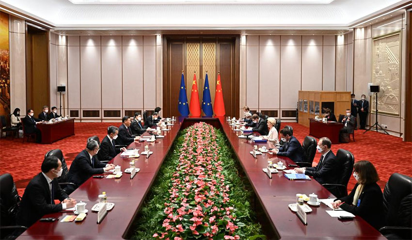 Xi Jinping realiza reuni?o trilateral com Macron e von der Leyen