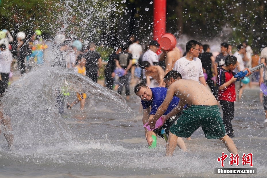 Yunnan realiza Festival de Aspers?o de água
