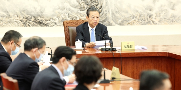 Legislatura superior da China ouve relatórios sobre resultados da delibera??o de projetos e propostas