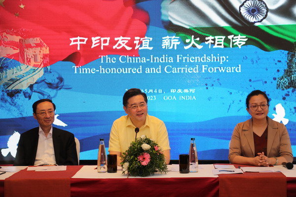 Chanceler chinês pede que jovens contribuam à coopera??o e amizade China-índia