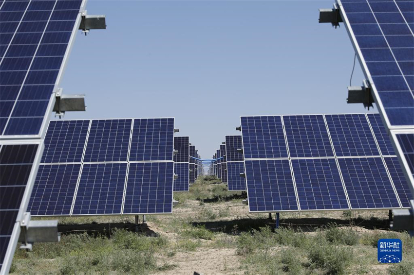 Empresas chinesas ajudam a construir usinas de energia fotovoltaica no Cazaquist?o