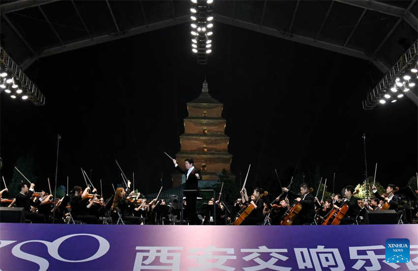 Vários tipos de música ao redor do mundo se encontram em Xi'an via comunica??o cultural