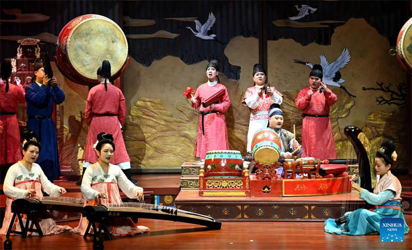Vários tipos de música ao redor do mundo se encontram em Xi'an via comunica??o cultural
