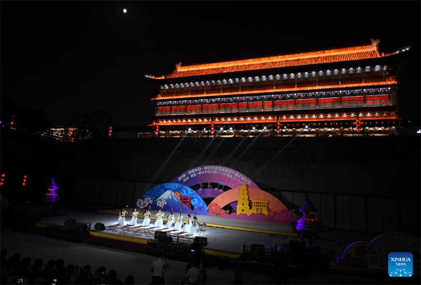 Vários tipos de música ao redor do mundo se encontram em Xi'an via comunica??o cultural