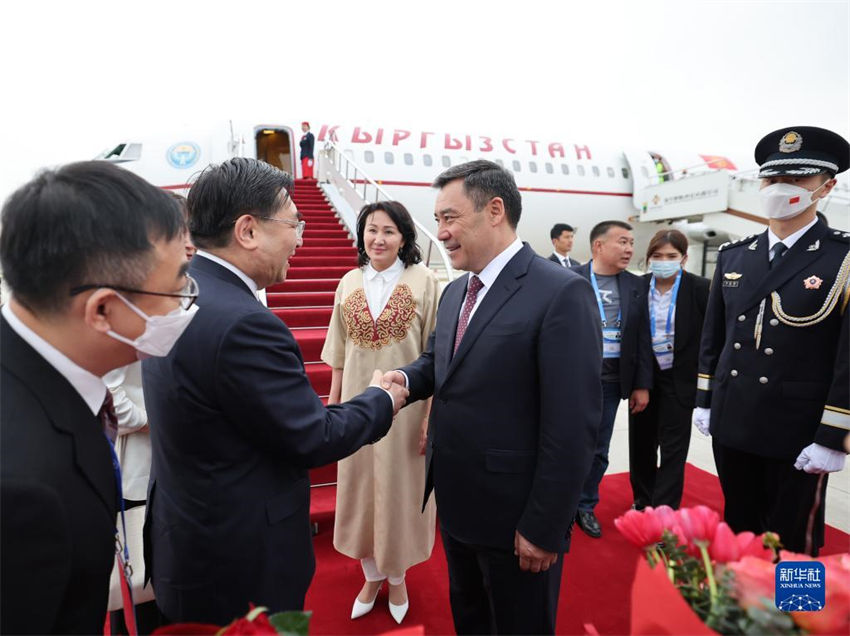 Presidente do Quirguist?o chega a Xi'an para Cúpula China-ásia Central