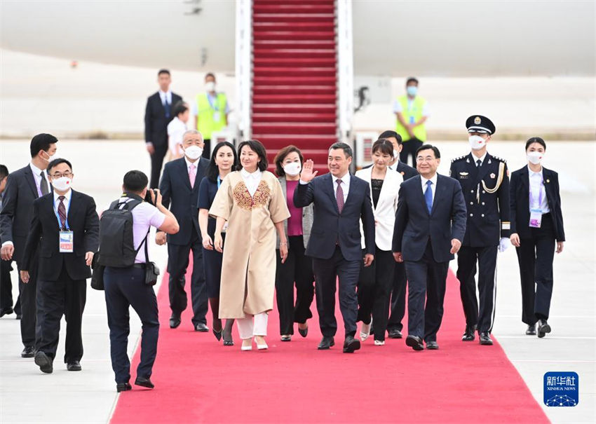 Presidente do Quirguist?o chega a Xi'an para Cúpula China-ásia Central