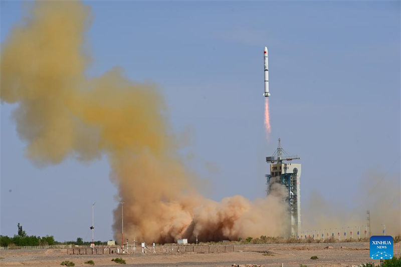 Primeiro satélite científico desenvolvido pela parte continental da China e RAEM é lan?ado com sucesso