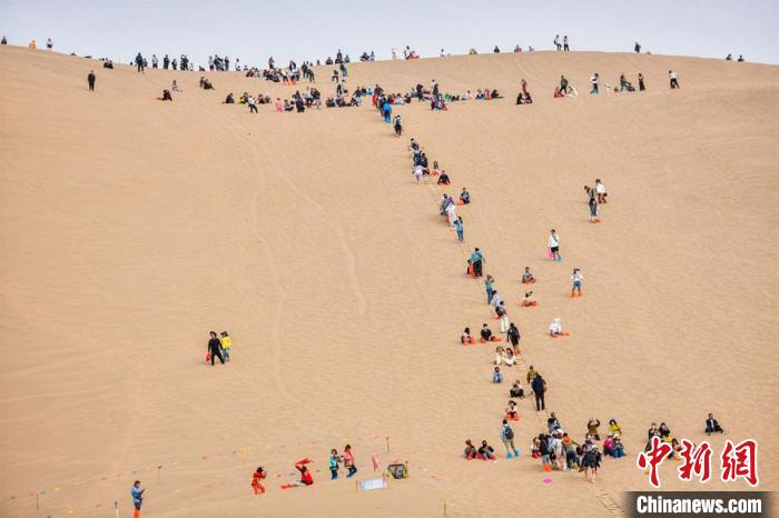Recep??o turística de Dunhuang atinge novo recorde