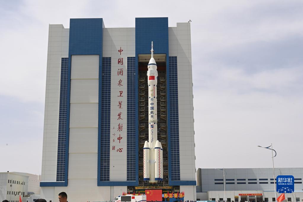 China se prepara para lan?ar nave espacial tripulada Shenzhou-16