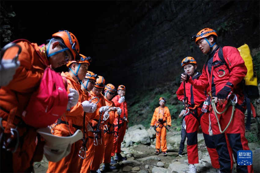 Caverna mais longa da ásia desenvolve o modelo de turismo 