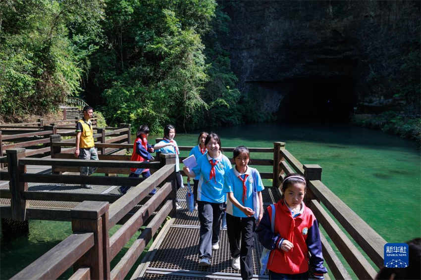 Caverna mais longa da ásia desenvolve o modelo de turismo 