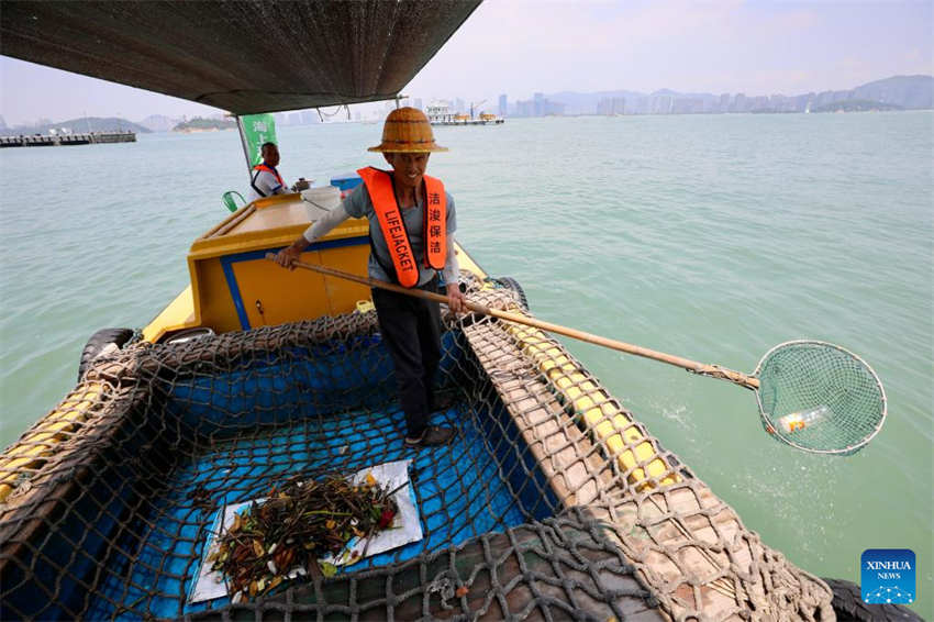 Esta??o de saneamento oceanico se dedica à remo??o de lixo marinho no sudeste da China