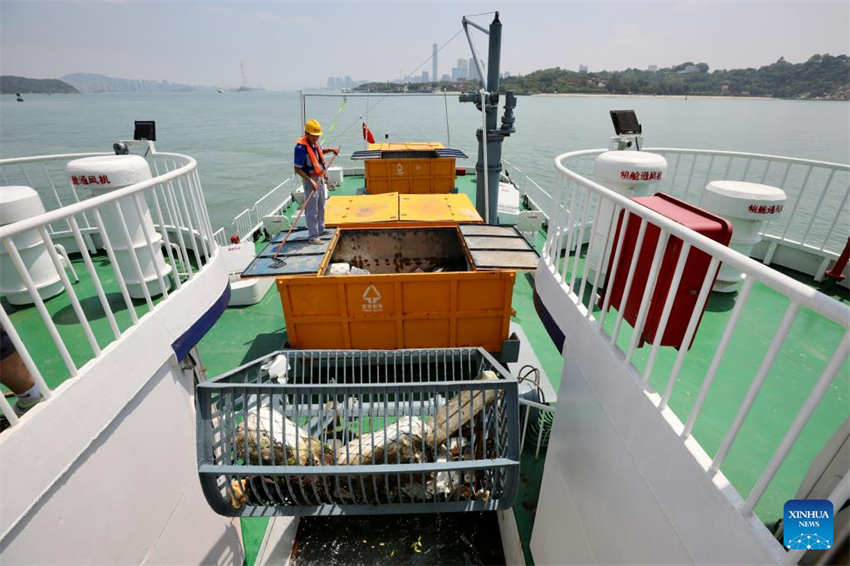 Esta??o de saneamento oceanico se dedica à remo??o de lixo marinho no sudeste da China