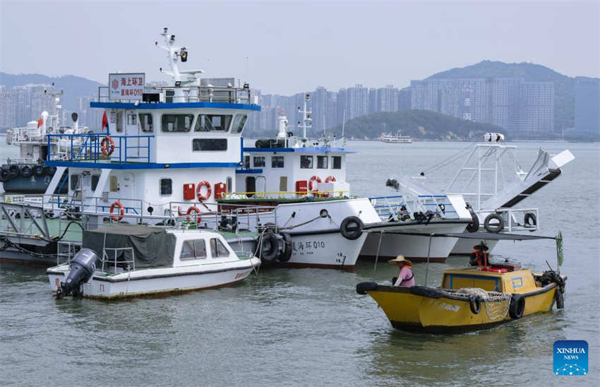 Esta??o de saneamento oceanico se dedica à remo??o de lixo marinho no sudeste da China