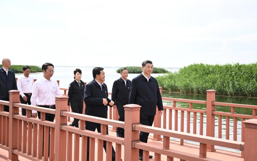 Xi Jinping pede esfor?os sustentados para controlar a desertifica??o