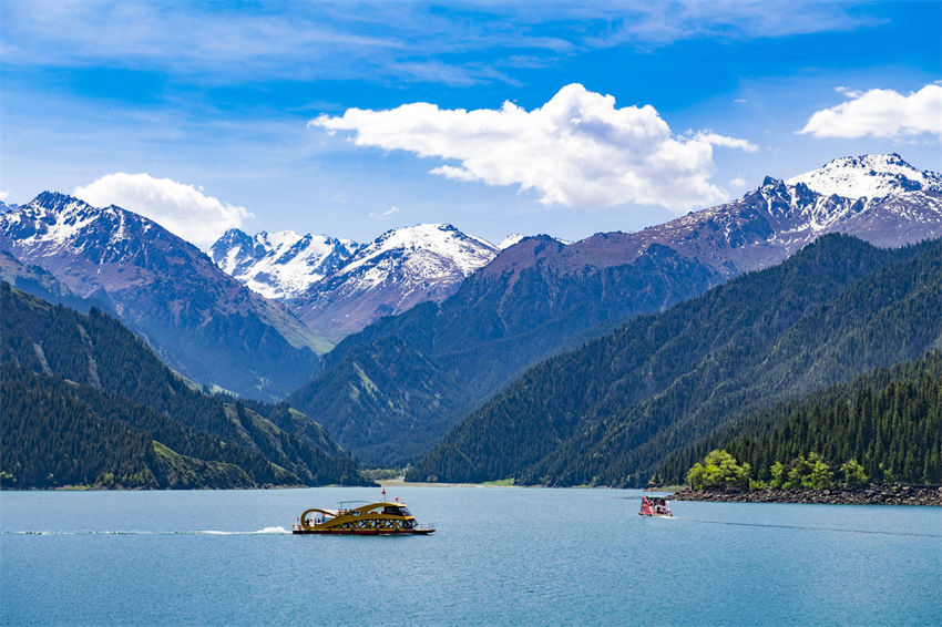 Galeria: pitoresca paisagem de ver?o no lago Tianchi atrai visitantes