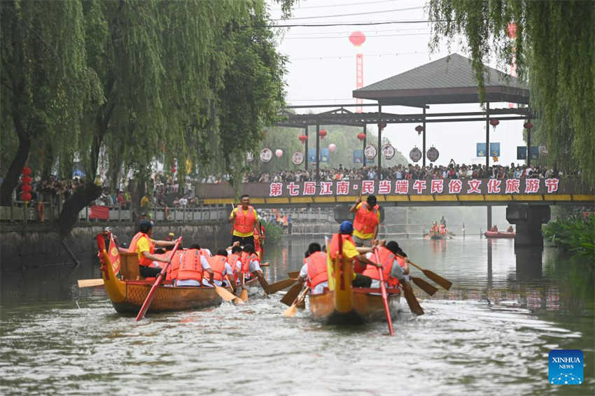 Residentes em Zhejiang celebram o próximo Festival do Barco do Drag?o
