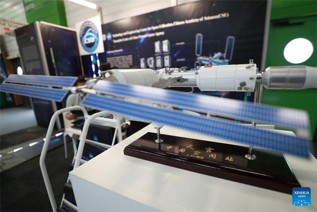 Empresas chinesas apresentam várias novidades no 54o Paris Air Show