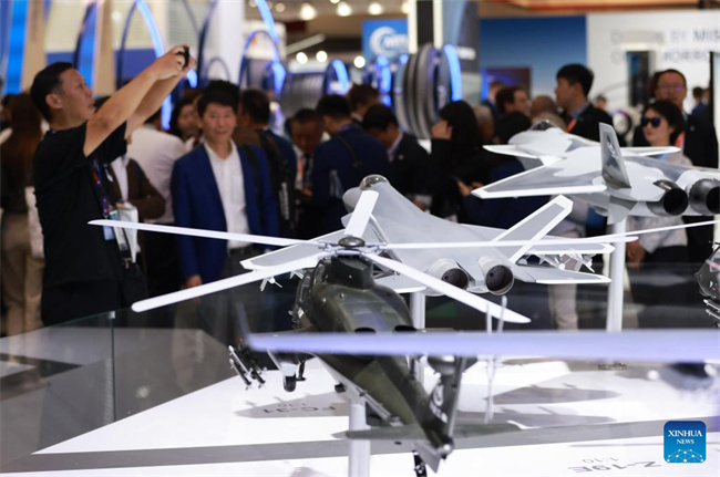 Empresas chinesas apresentam várias novidades no 54o Paris Air Show