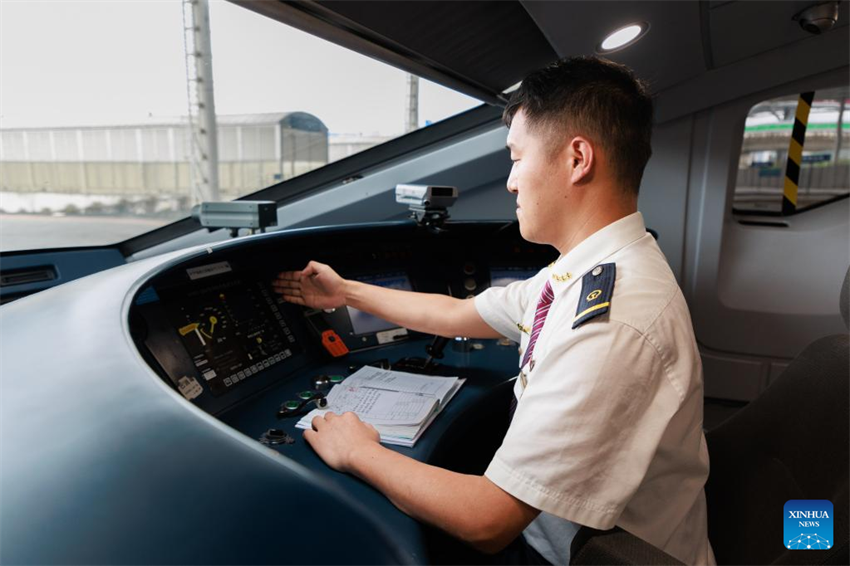 Ferrovia de alta velocidade Guiyang-Nanning inicia oficialmente testes de opera??o