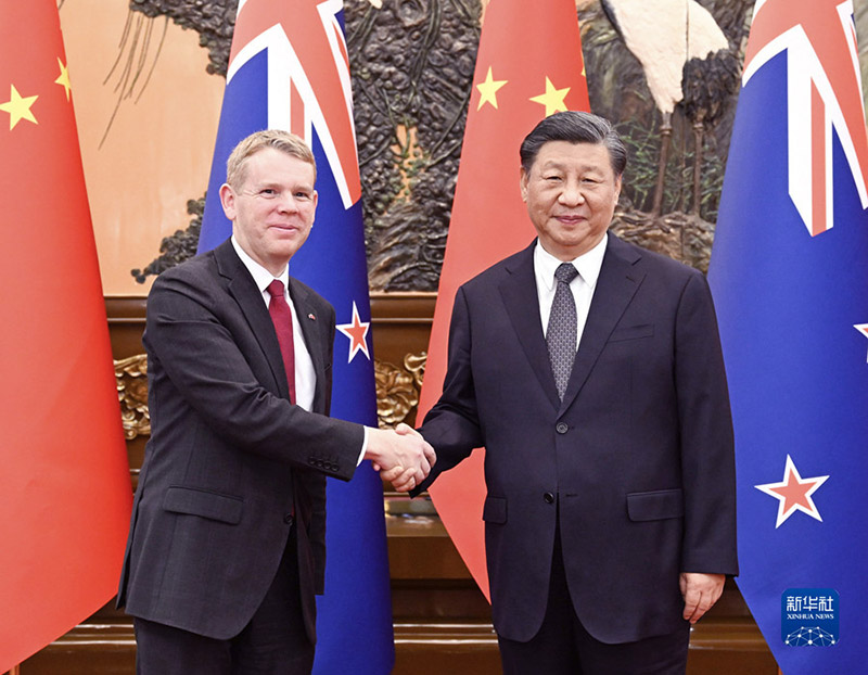 Xi Jinping reúne-se com primeiro-ministro da Nova Zelandia
