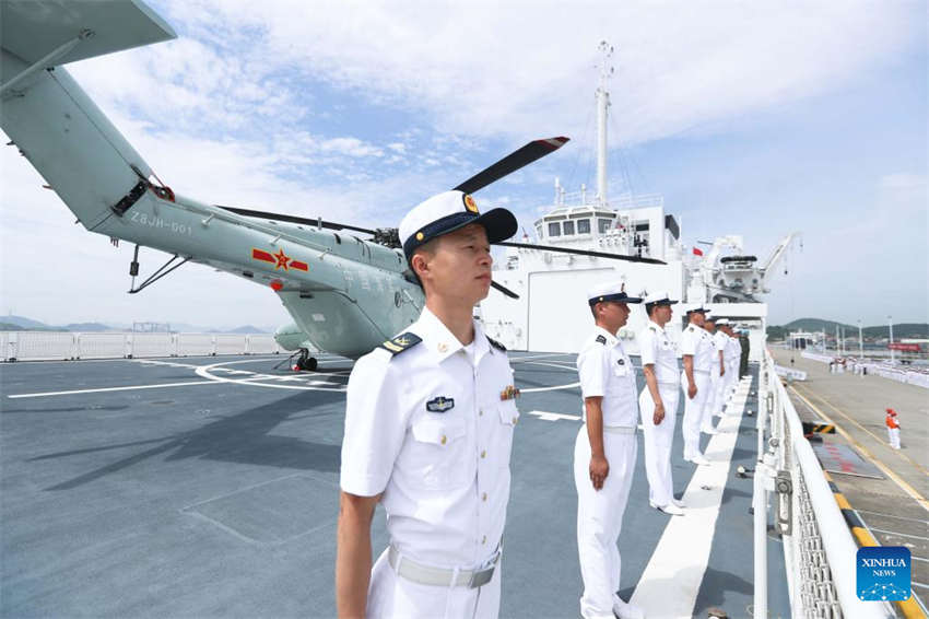 Navio-hospital da marinha chinesa zarpou para miss?o humanitária