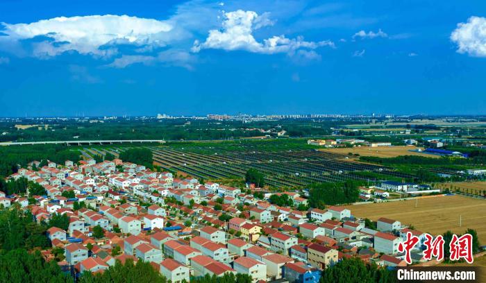 Gera??o de energia fotovoltaica promove revitaliza??o rural em Henan