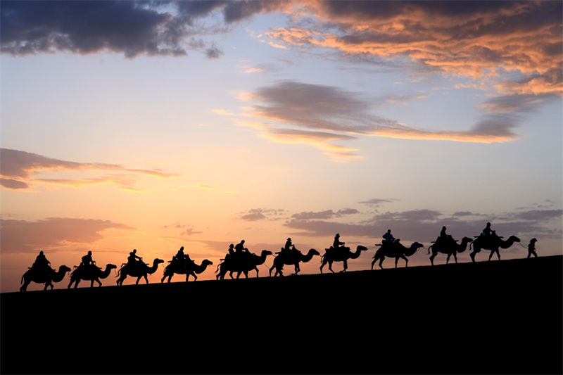 Onda de turismo aumenta em Dunhuang durante ver?o