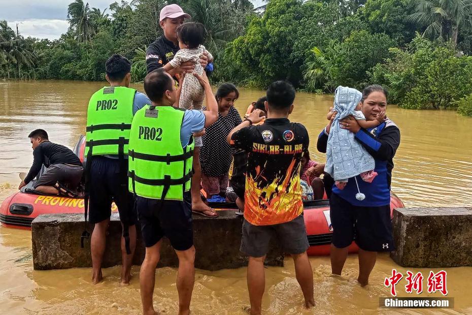 Filipinas: 328.000 pessoas s?o afetadas por tuf?o Doksuri
