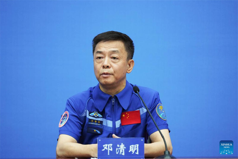 Astronautas da Shenzhou-15 se encontram com imprensa após quarentena e recupera??o inicial